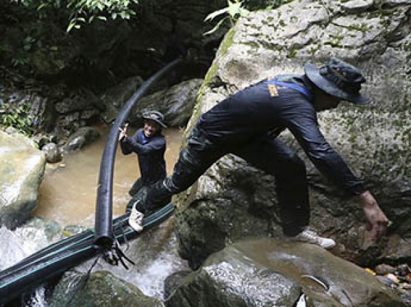Инженеры Маска за 8 часов построят субмарину, чтобы спасти детей из затопленной пещеры в Таиланде