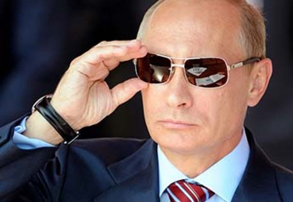 Японский Newsweek поместил на обложку Путина в очках апокалипсиса