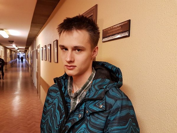 Роман Шингаркин, сын экс-депутата Госдумы, и его девушка покончили с собой, приковав себя наручниками
