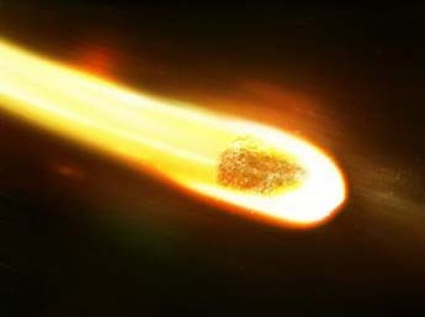 Над Сургутом на огромной скорости пролетел метеорит: в соцсетях выкладывают видео