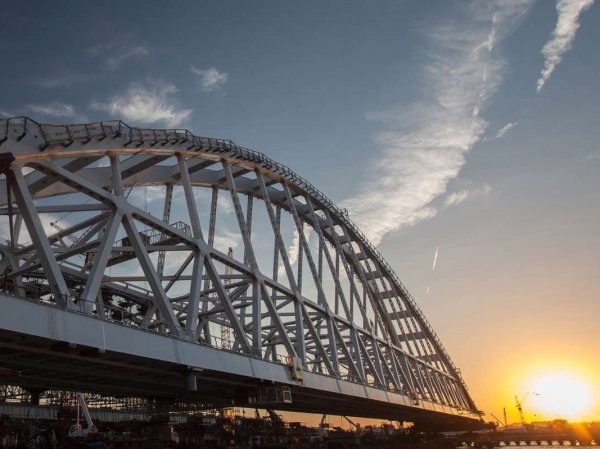 Водолазы начали разбирать Крымский мост