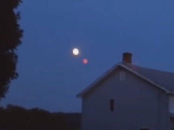 Житель США снял на видео Нибиру рядом с Луной