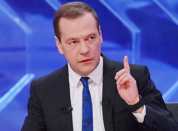 Соцсети тиражируют "заявление Медведева" о новом повышении пенсионного возраста