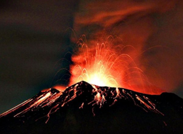 Мегавзрыв мексиканского вулкана Попокатепетль попал на видео