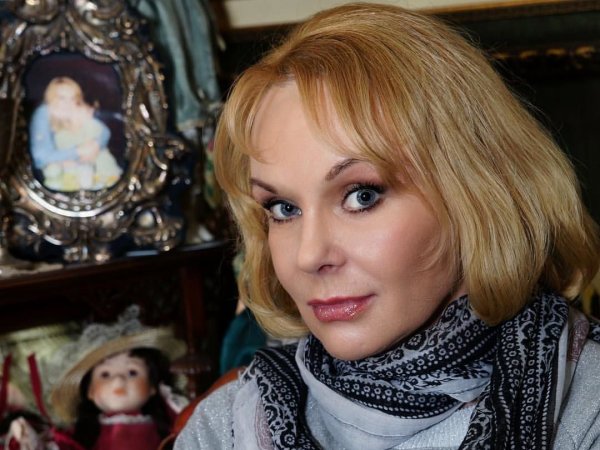 Подруге вдовы Евстигнеева пришло жуткое SMS накануне смерти актрисы