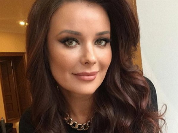 "Что натворила с лицом?": бывшая "Мисс Вселенная" Оксана Федорова ужаснула фанатов на свежем фото