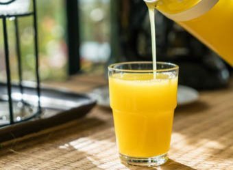 Медики заявили о смертельном вреде стакана сока в день