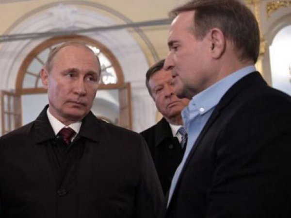 Медведчук рассказал журналистам о том, как стал кумом Путина