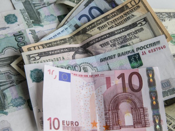 Курс доллара и евро на сегодня, 27 сентября 2019: на сколько может взлететь доллар и упасть евро