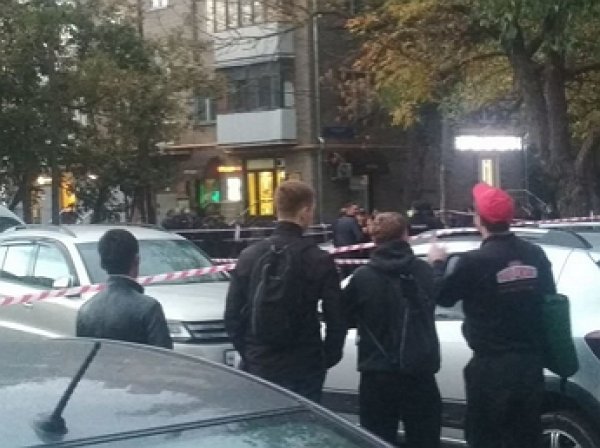 Полицейский расстрелял коллег возле метро в Москве из-за взятки в 2 тысячи рублей