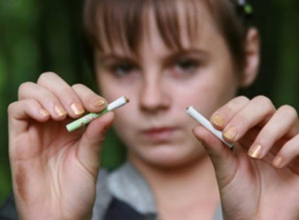 В России могут начать наказывать родителей курящих детей
