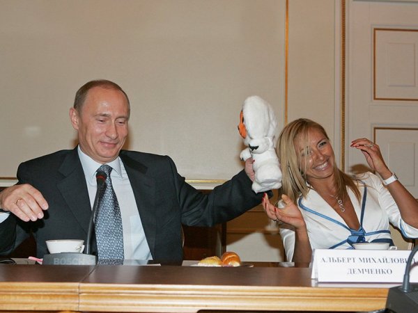 "Вдруг проверит жену пресс-секретаря": фото Навки с Путиным взбудоражило Сеть