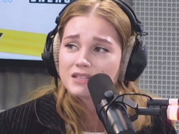 "Еще и бухает": Асмус ответила на секс-скандал провокационным фото из ванны