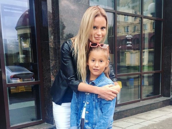 "Назвал наркоманкой": бывший муж Даны Борисовой с полицией забрал у нее дочь