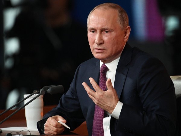 Названы 19 регионов РФ, в которых Путин ввел налог для самозанятых