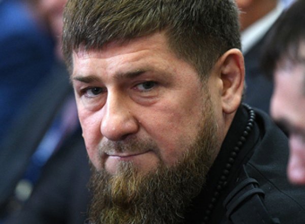 "Будьте мужчиной": Кадыров ответил Сокурову на слова о Герое России