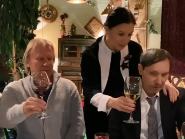 "В глазах нет радости": Стриженову разнесли за видео со дня рождения перенесшего инсульт Носкова