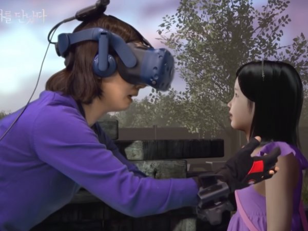 Мать встретилась с умершей дочерью в виртуальной реальности (ВИДЕО)