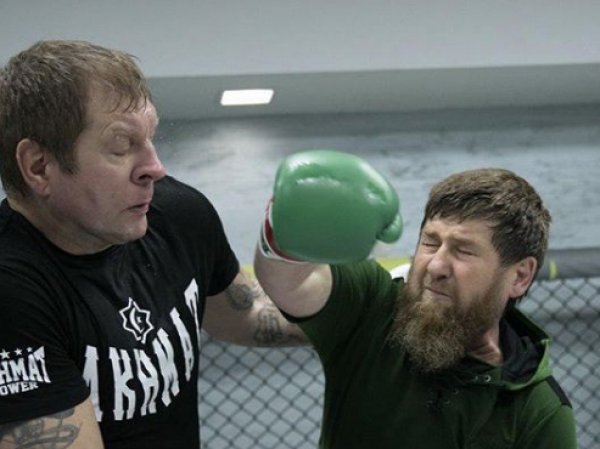 "Бил жестко": фото боя Емельяненко с Кадыровым появились в Сети