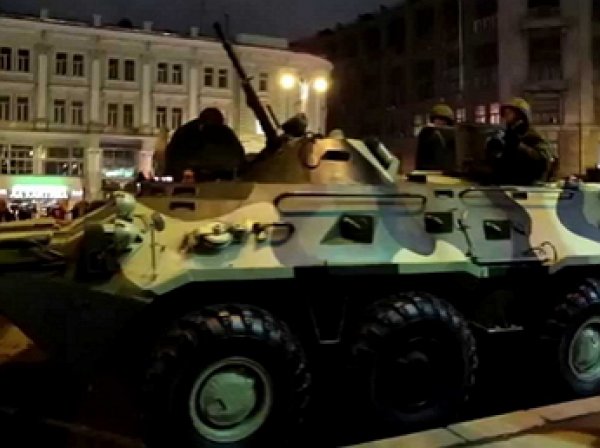 Бронетехника в центре Москвы вызвала панику: названы причины (ФОТО)