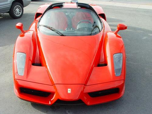 T-Top Ferrari Enzo превратили  в хлам