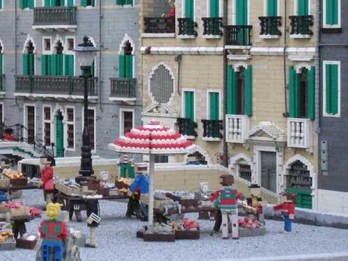 В свой юбилей "Лего" построила город