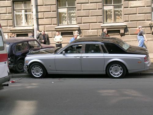 В Питере расстрелян Rolls-Royce олигарха