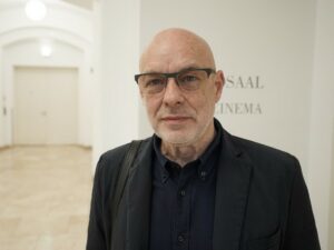 Хор из США исполнил песню «Три танкиста» на русском языке