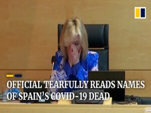 Чиновница заплакала, читая имена умерших от COVID-19 врачей