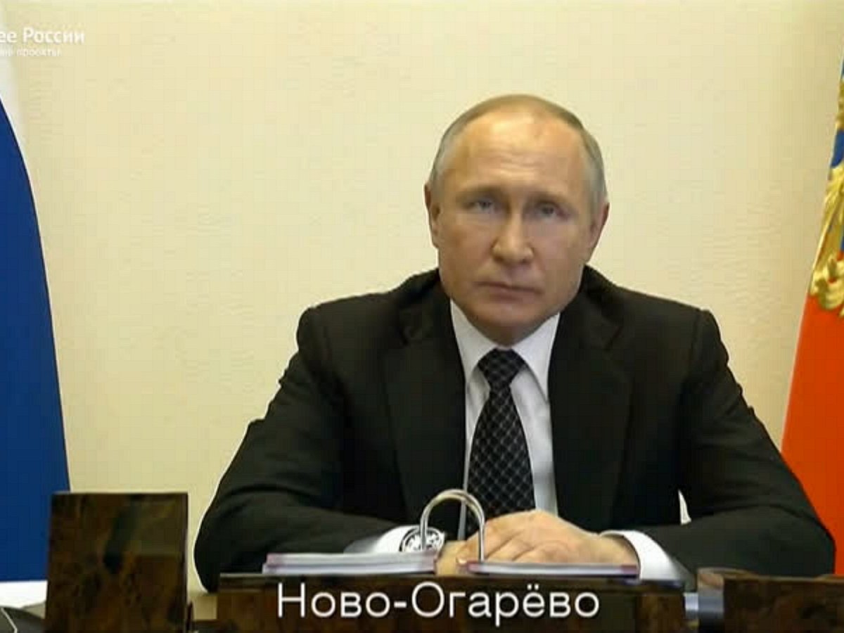 «На то вы и работаете»: Путин приструнил губернаторов из-за коронавируса