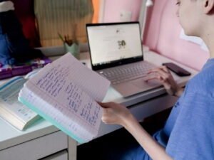 Родителям положен налоговый вычет за дистанционное обучение детей