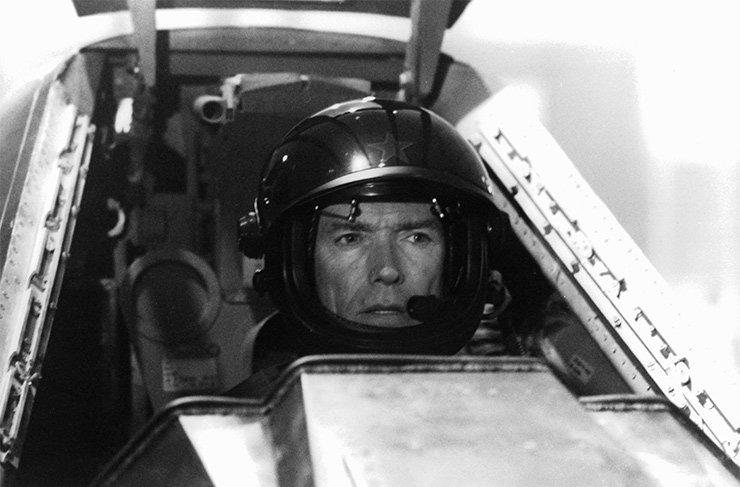 Знаменитости, которые умеют управлять самолетами