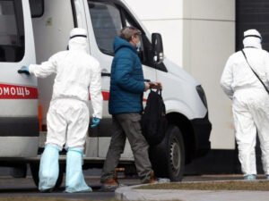 Власти Петербурга объяснили смерть четырех медсестер от COVID-19