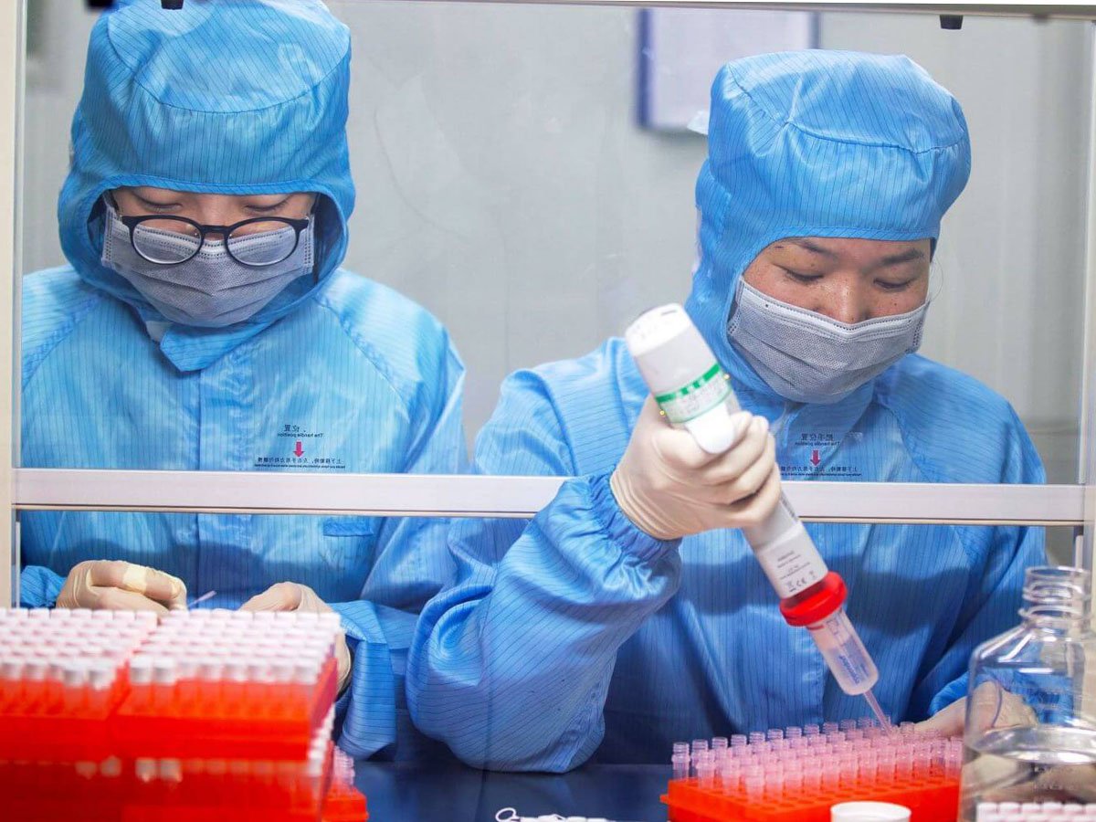 СМИ узнали о заражении “нулевого пациента” в лаборатории Уханя