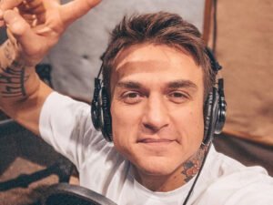 Влад Топалов устроил истерику из-за скандала вокруг Регины Тодоренко