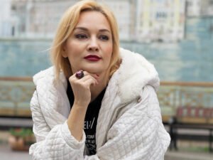 СМИ: Ким Чен Ын кутил  в бронепоезде с девственницами 