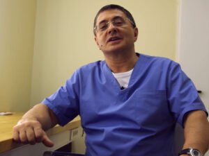 Курс рубля резко упал после обвала цен на нефть