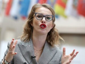 Эмили Ратаковски порадовала поклонников откровенным фото из ванной