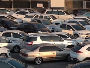 Видео самой загруженной парковки в мире набирает популярность в Сети