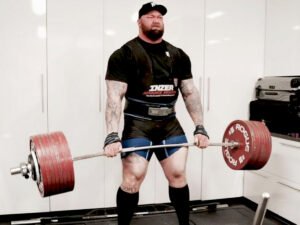 Медведь Мансур стал интернет-звездой