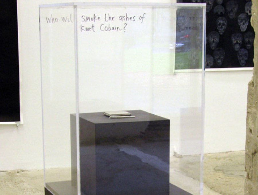 Знаменитости, которым не давали покоя даже после смерти