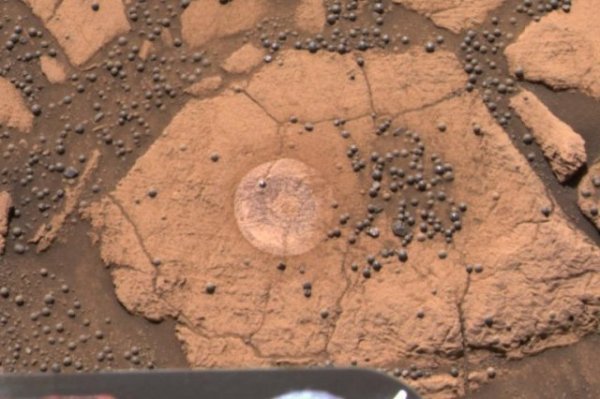 Странные находки на снимках поверхности Марса