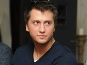 Павел Прилучный пластика ушей