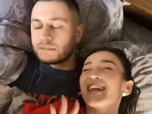 Бузова и Манукян показали постельное видео