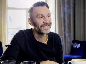 Шнуров показал сообщения от Пригожина с угрозами