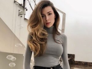 Анна Заворотнюк