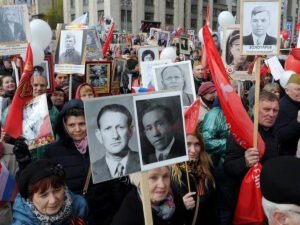 Врач оценил вред от постоянного ношения масок и перчаток