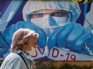 Коронавирусом заражены почти 300 000