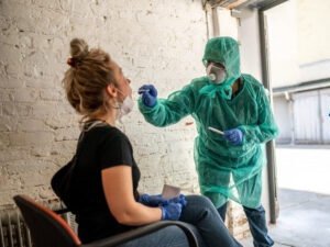 Ученые нашли болезнь, защищающую от коронавируса