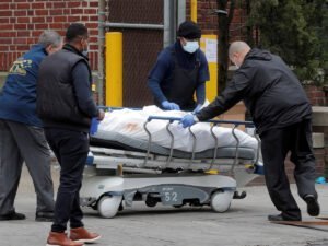 На Украине радикалы вымазали зеленкой 13-летнюю девочку